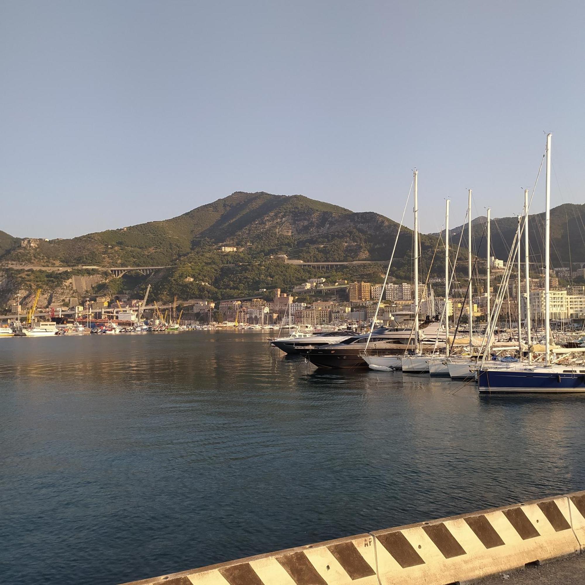 Bed and Breakfast Viatorretta4 Salerno Zewnętrze zdjęcie